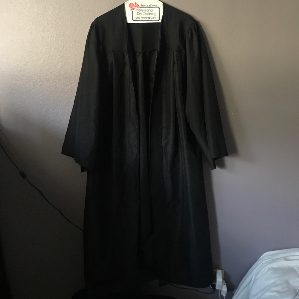 Graduation gown - Picture 2 of 2
